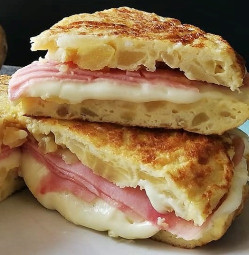 Tortilla de Patatas y Jamón
