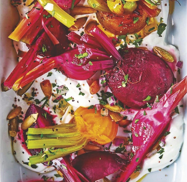 Betabeles rostizados con jocoque y vinagreta balsámica