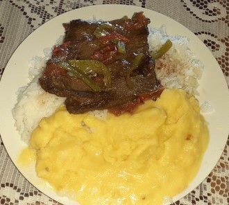 Bisteck al Jugo con Puré de Papas