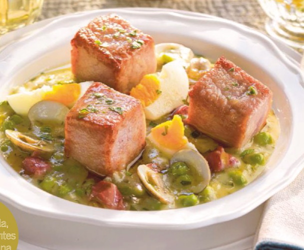 Bonito a la Koskera tradicional: receta vasca fácil y sabrosa con almejas y huevo