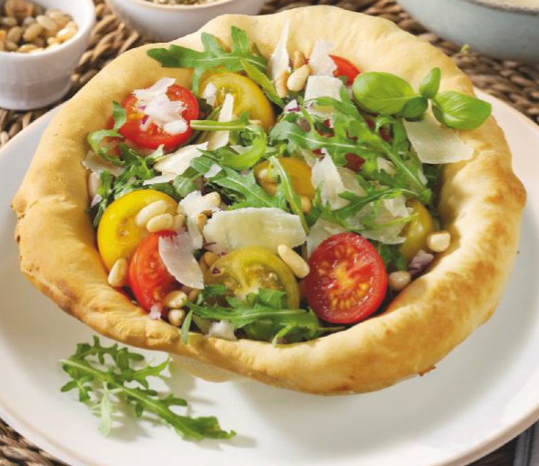 Cestitas de ensalada de rúcula y cherrys