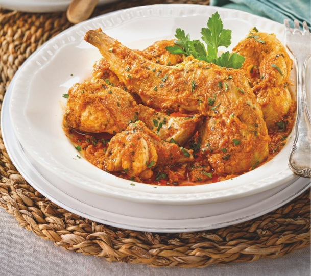 Conejo en salsa de ajo y almendra