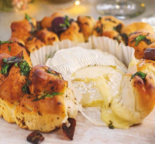 Corona de brioche y camembert