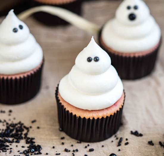 Cupcakes de fantasmas de fresa