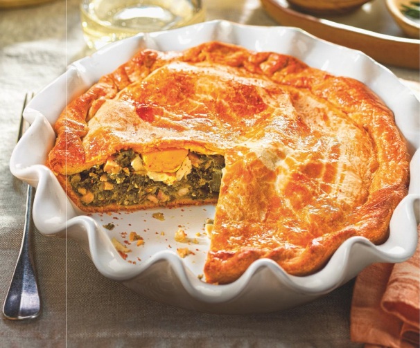 Empanada de acelgas con huevo, beicon y queso