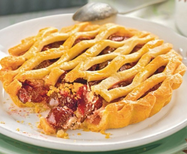 Enrejados de cerezas y almendras