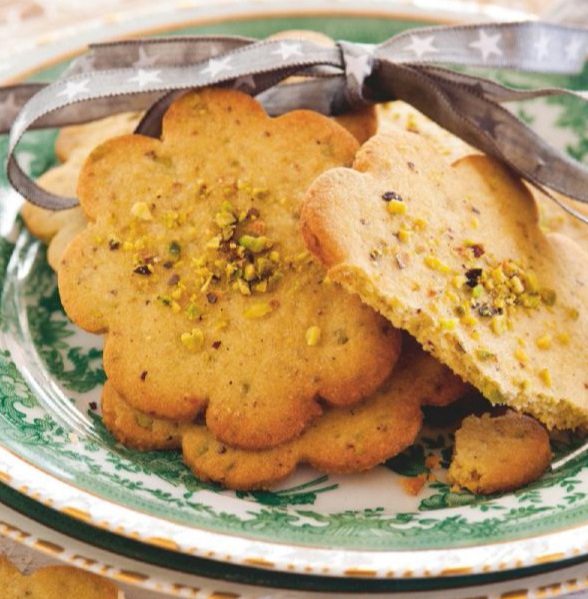 Galletas en forma de flor con pistachos