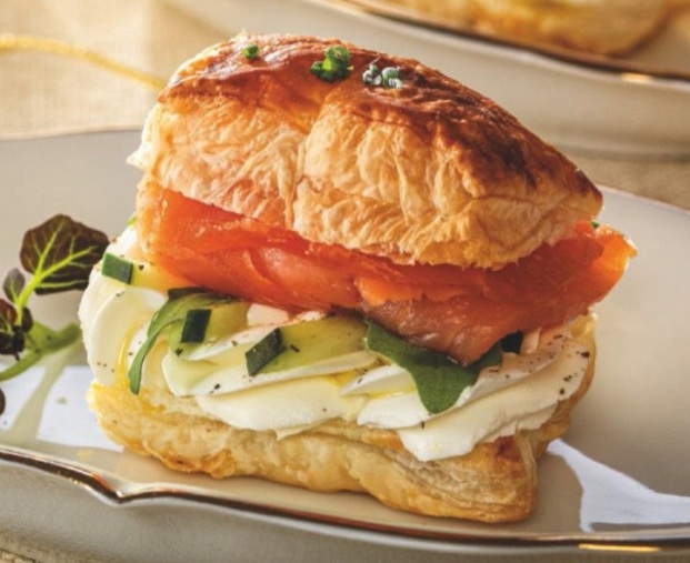 Hojaldritos de Salmón con Queso y Verduras