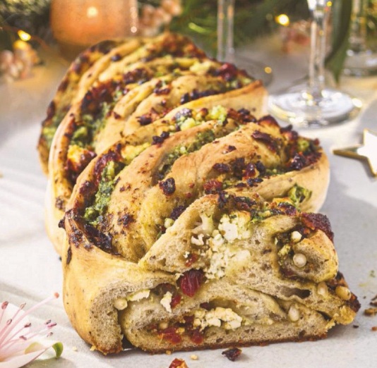 Pan de pesto y tomates secos