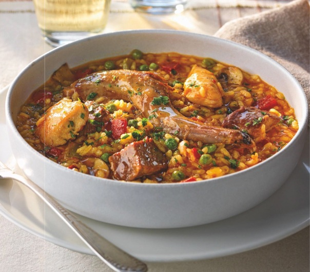 Perol cordobés con carne de cerdo, pollo y conejo