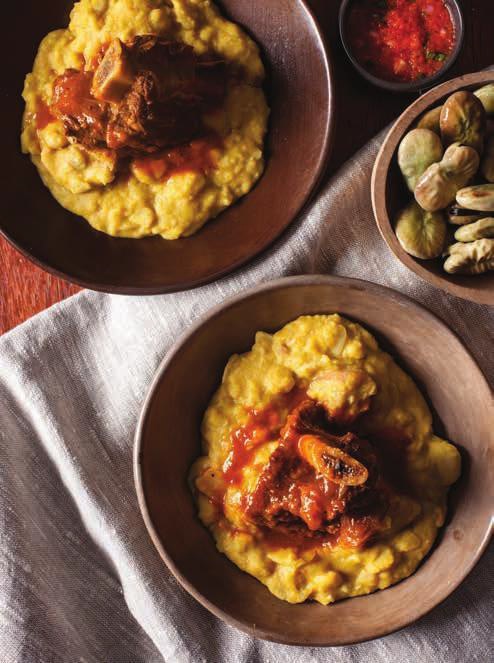 Picante de Habas con Asado de Tira