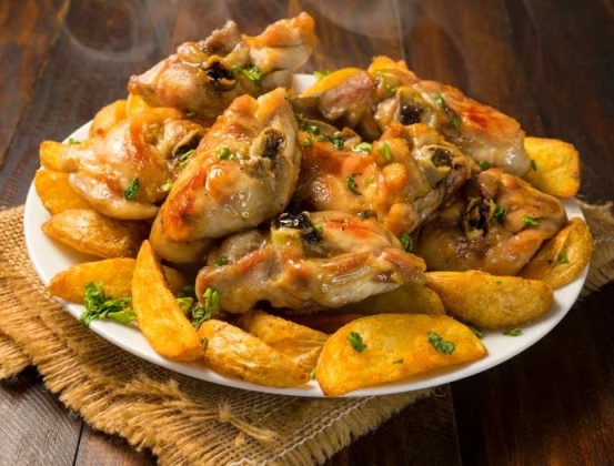 Pollo al Ajillo: Un Clásico Mediterráneo Tierno y Jugoso