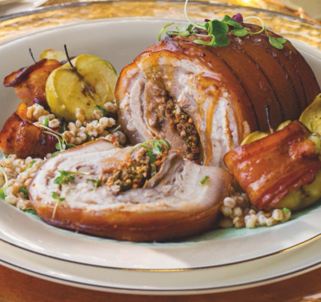 Porchetta con manzanas glaseadas