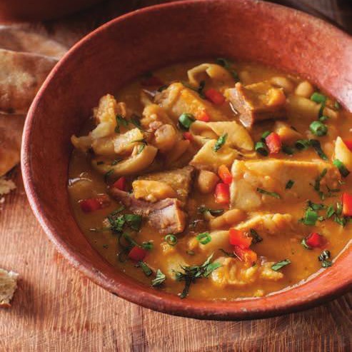 Sopa de Frejoles con Chancho y Chalaca
