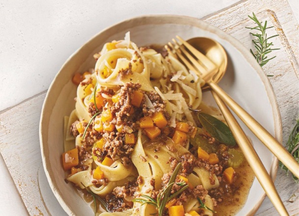 Tagliatelle con boloñesa de calabaza