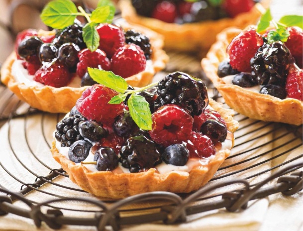 Tartaletas de requesón con frutas rojas