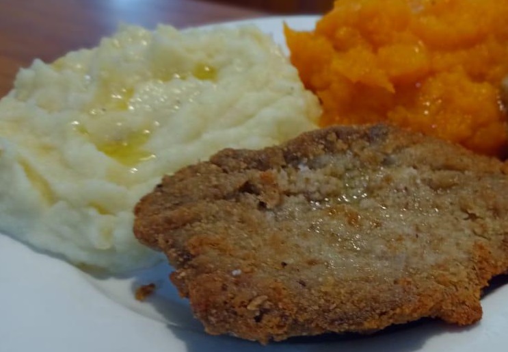 Zapallo con milanesa y puré de papas